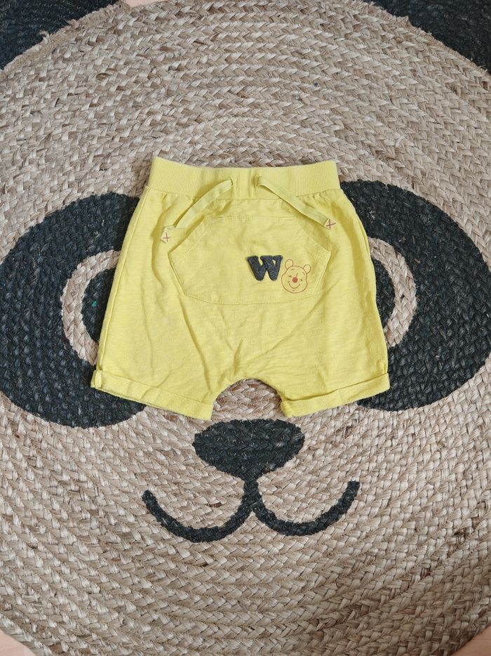 Short Disney Winnie l'ourson taille 24 mois