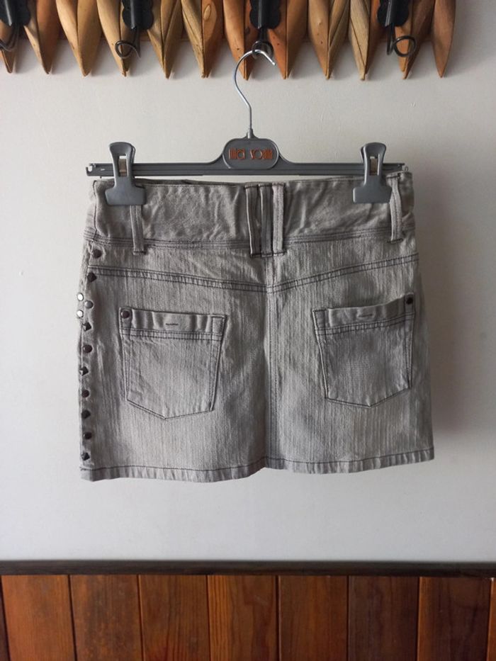 Jupe en jean grise - photo numéro 4