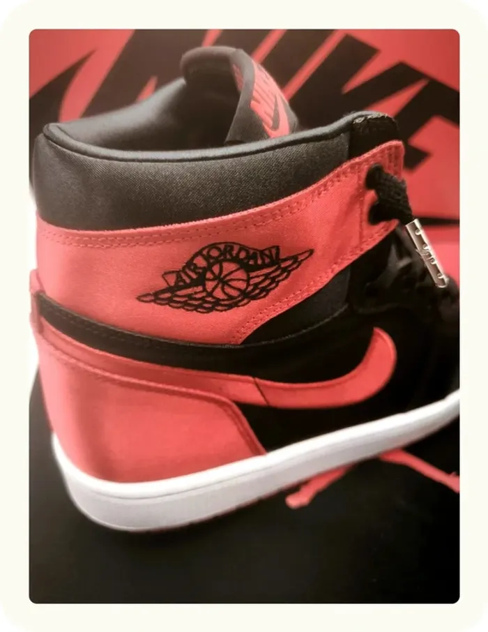 Baskets montantes Nike Jordan 1 retro hi og Taille 43 Neuves - photo numéro 4