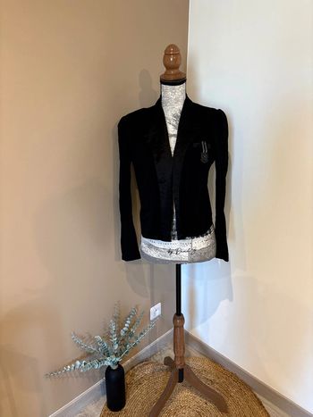 Veste femme taille M avec épaulette