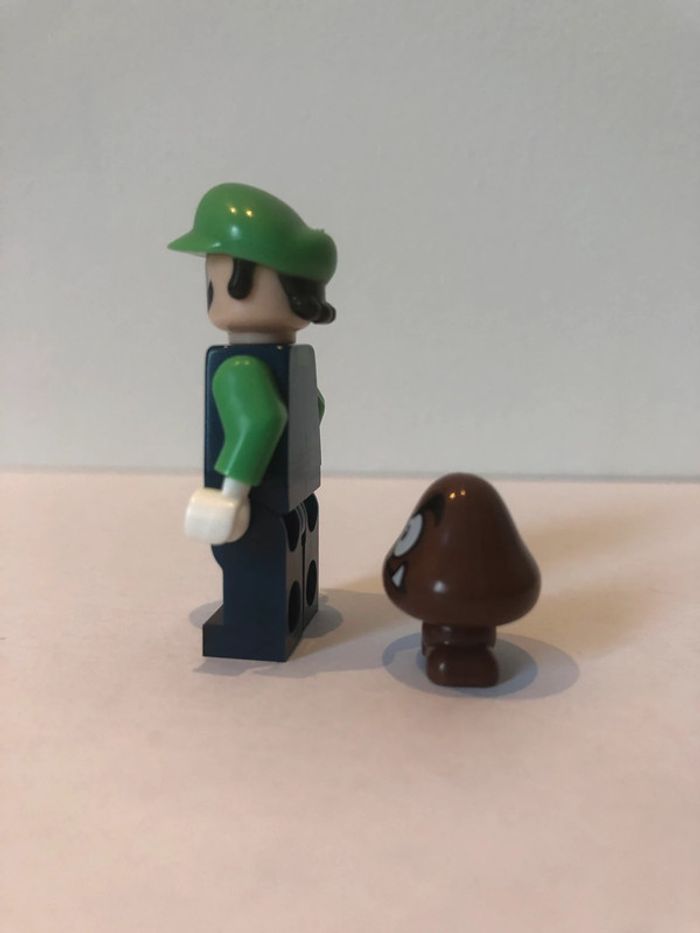 Figurine type lego cousin Luigi et le champignon magique. Super Mario - photo numéro 2