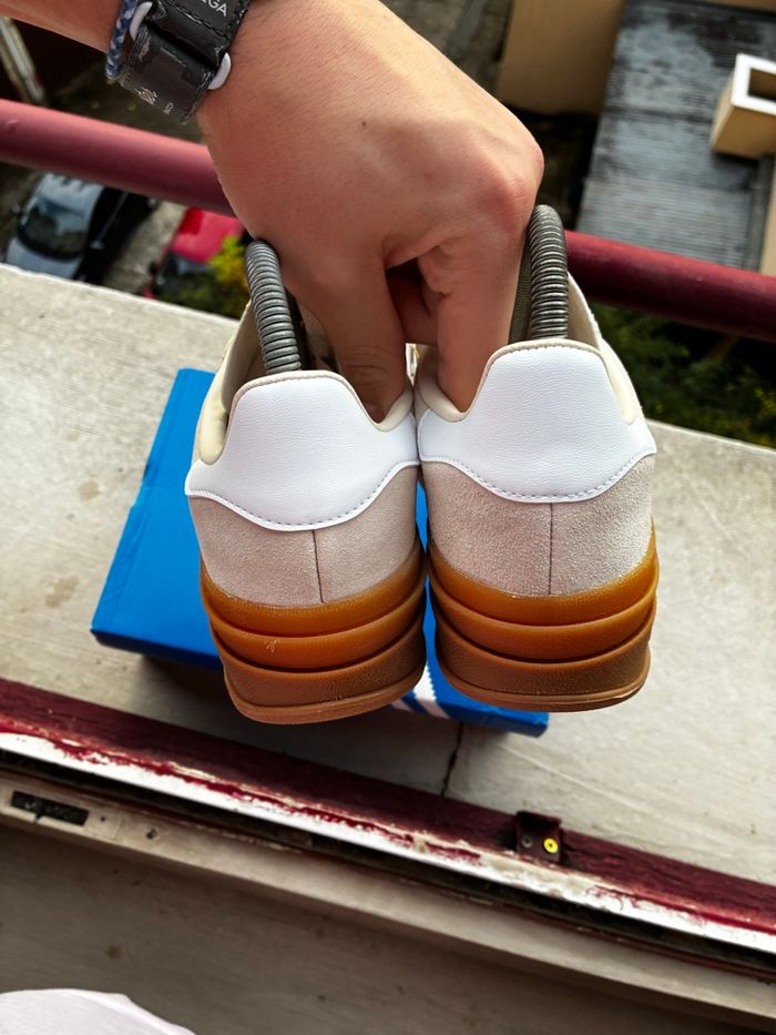 Adidas Gazelle Bold Wonder White/White/Gold Met - Taille 38 2/3 - Neuves - photo numéro 3