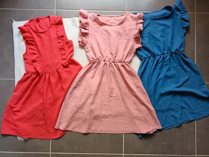 Lot 3 robes légères 8 ans