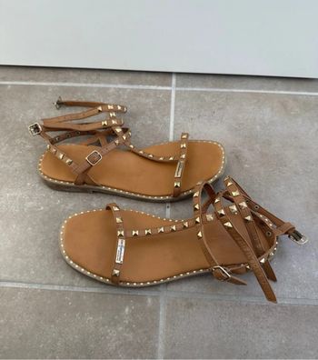 Sandale