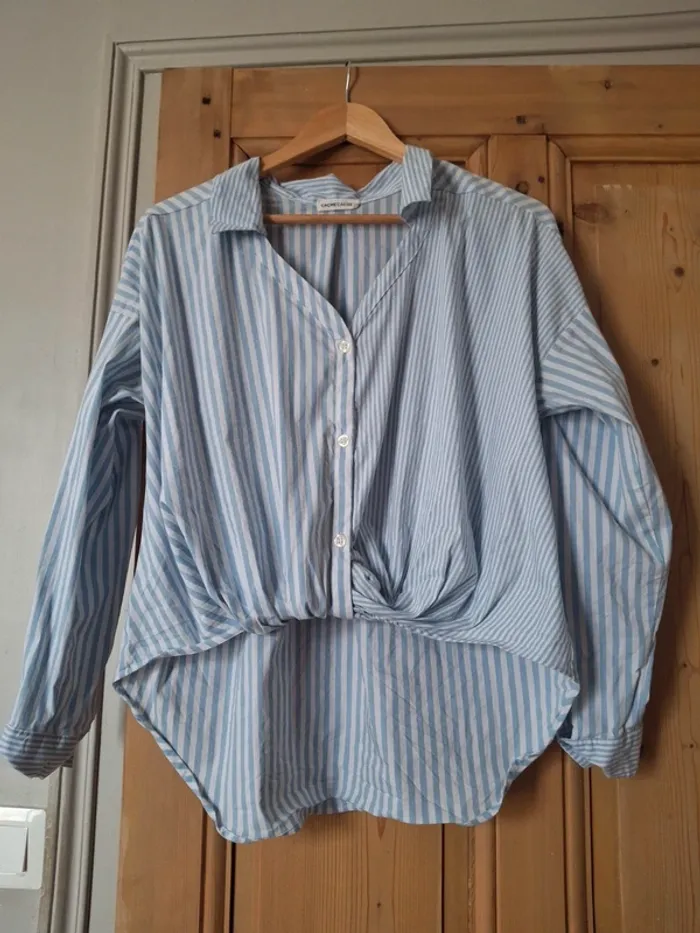 Chemise à rayures effet nœud sur le devant