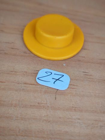 Playmobil 1900 1 chapeau jaune