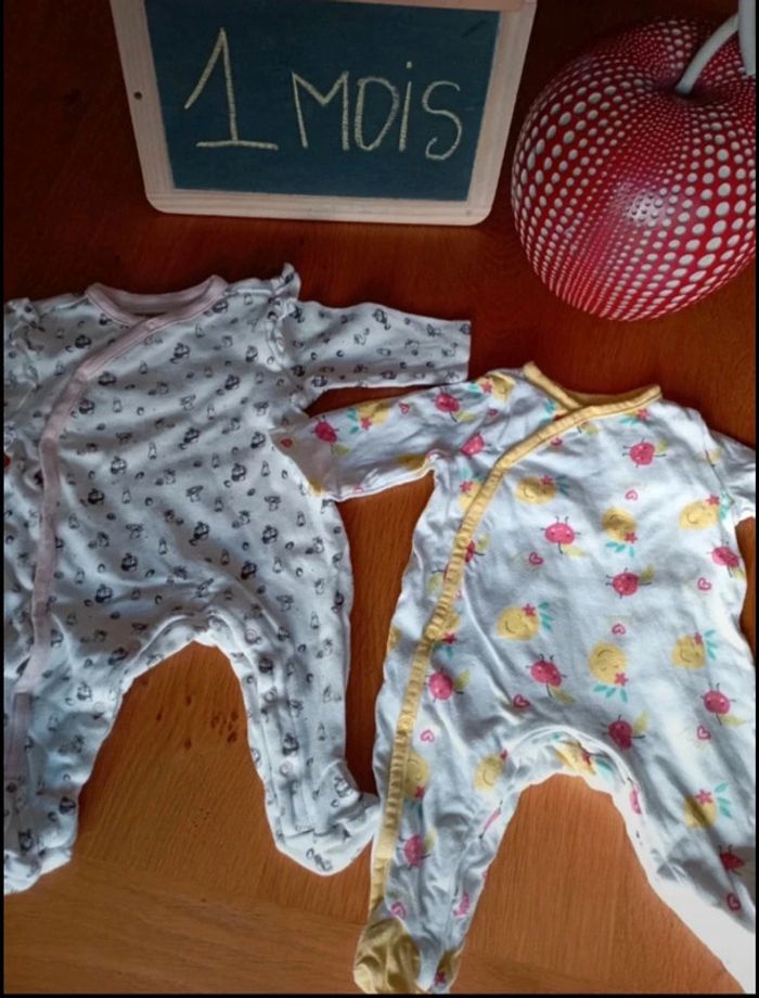 Lot de 2 pyjamas Orchestra taille 1 mois en très bon état
