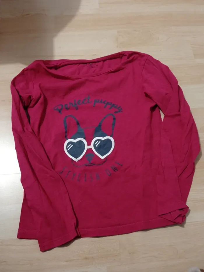 T-shirt manche longue couleur bordeaux rouge motif chien