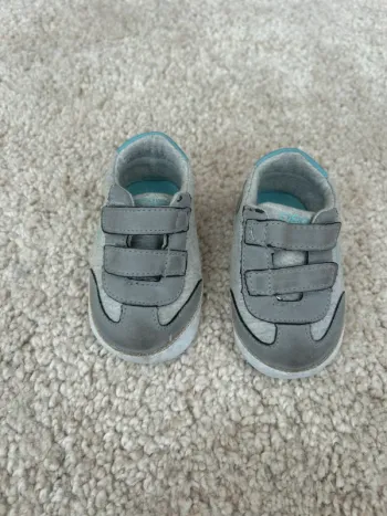 Paire de chaussures type Baskets à scratchs grises mixtes - 6/12 mois - Obaibi