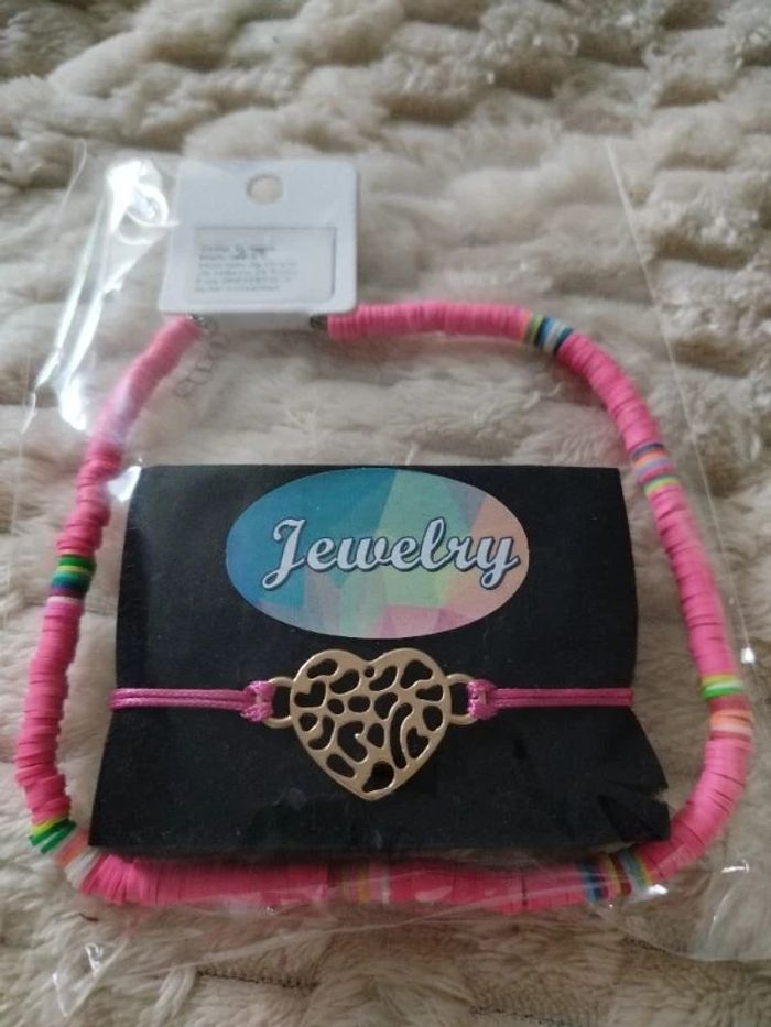 Bracelet et collier neuf