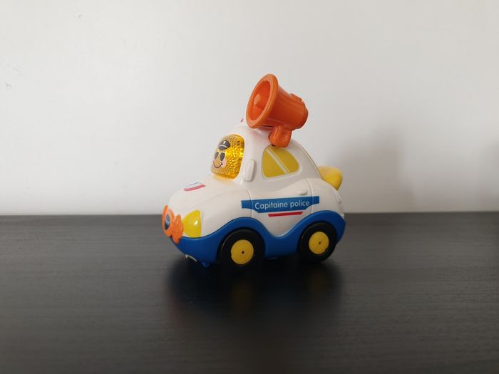 Tut tut bolide "Yanis, capitaine de police" VTech - photo numéro 2