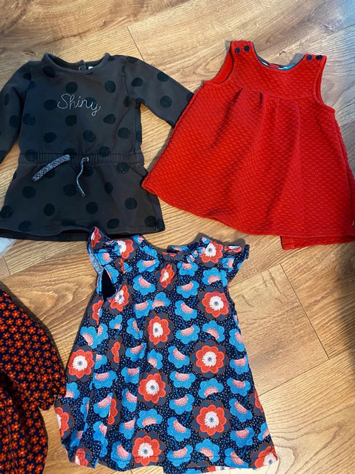 6 robes en 12mois - photo numéro 3