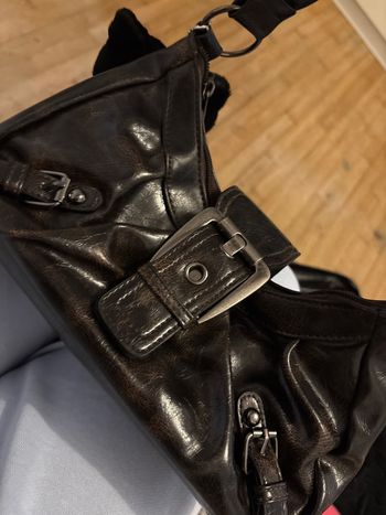 Petit sac à main noir style vintage / Y2K avec boucle