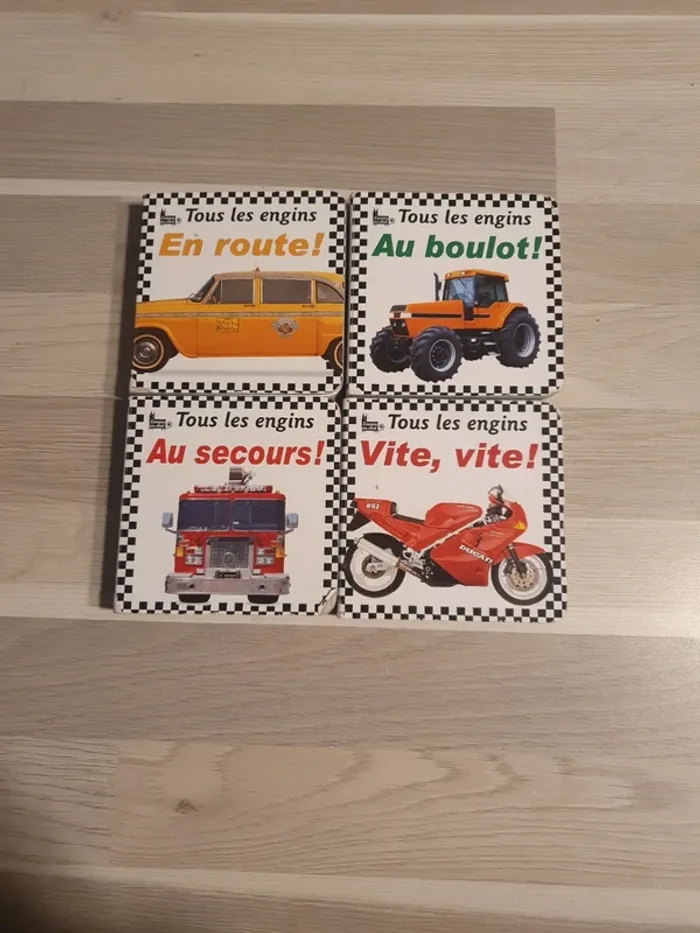 4 mini livres cartonnés" tous les engins"