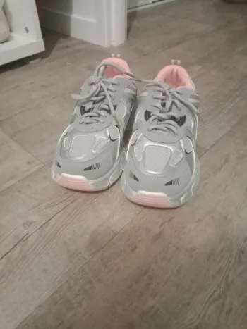 Paire de baskets argenté