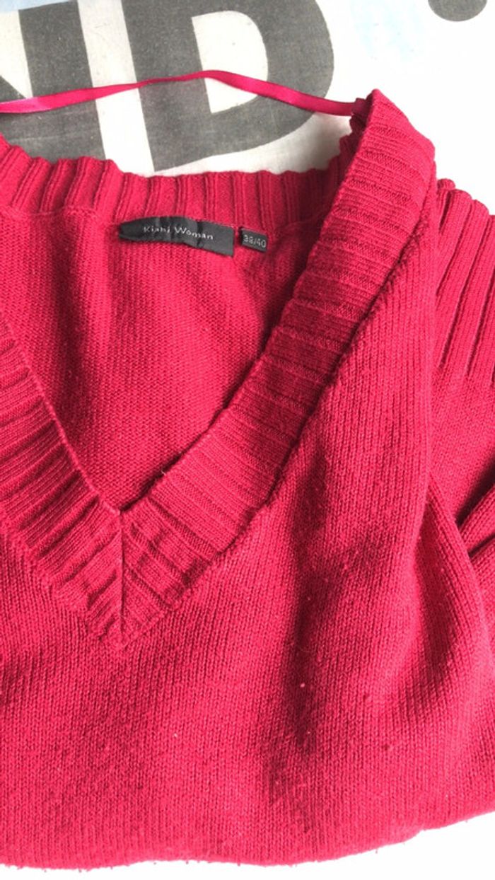 Pull rouge de chez Kiabi - photo numéro 6