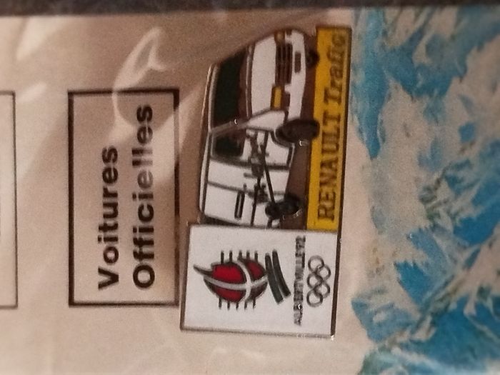 Pin's Renault Trafic Albertville 92 - photo numéro 3