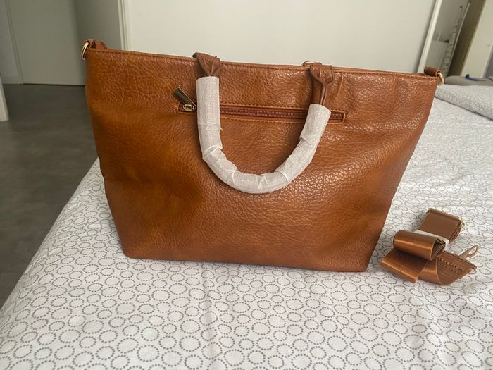Sac à main très beau - photo numéro 2
