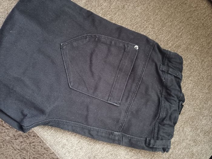 Pantalon fille 98% coton kiabi noir 12 ans très bon état