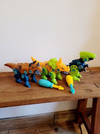 Lot de 3 dinosaures à construire