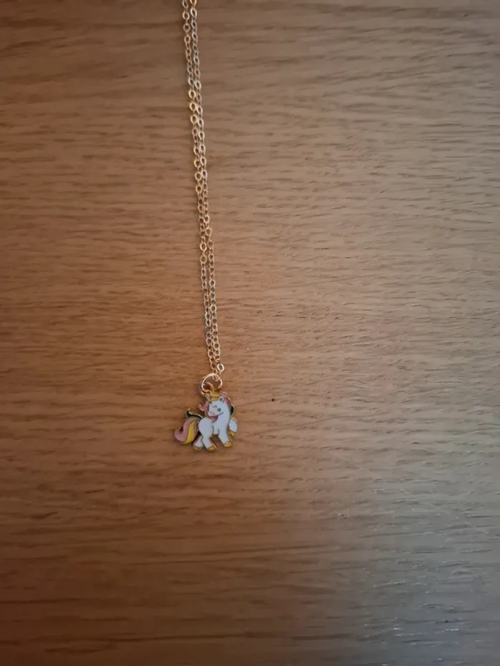 2 colliers licorne