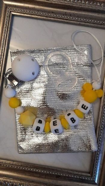 Attache tetine personnalisé