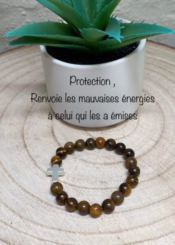Bracelet œil de tigre et croix blanche 18 cm , lithothérapie