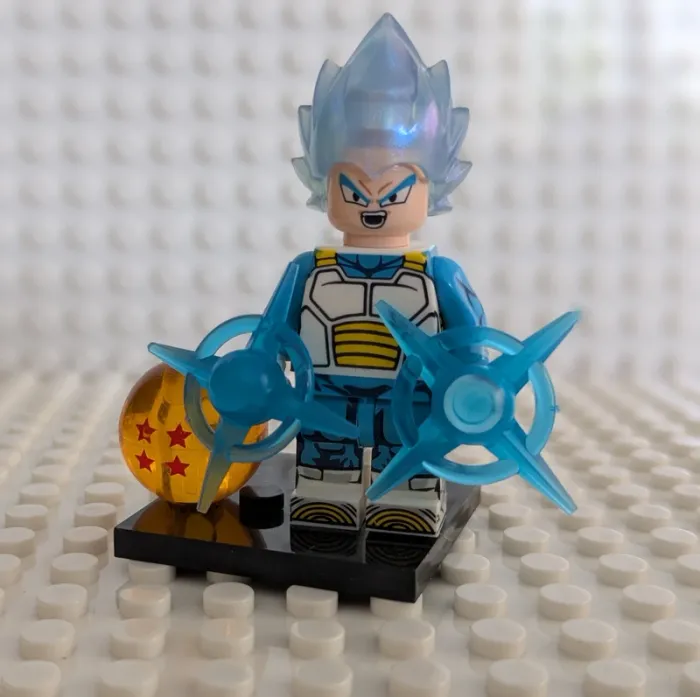 Figurine Dragon Ball : Vegeta Blue Evolution, style lego