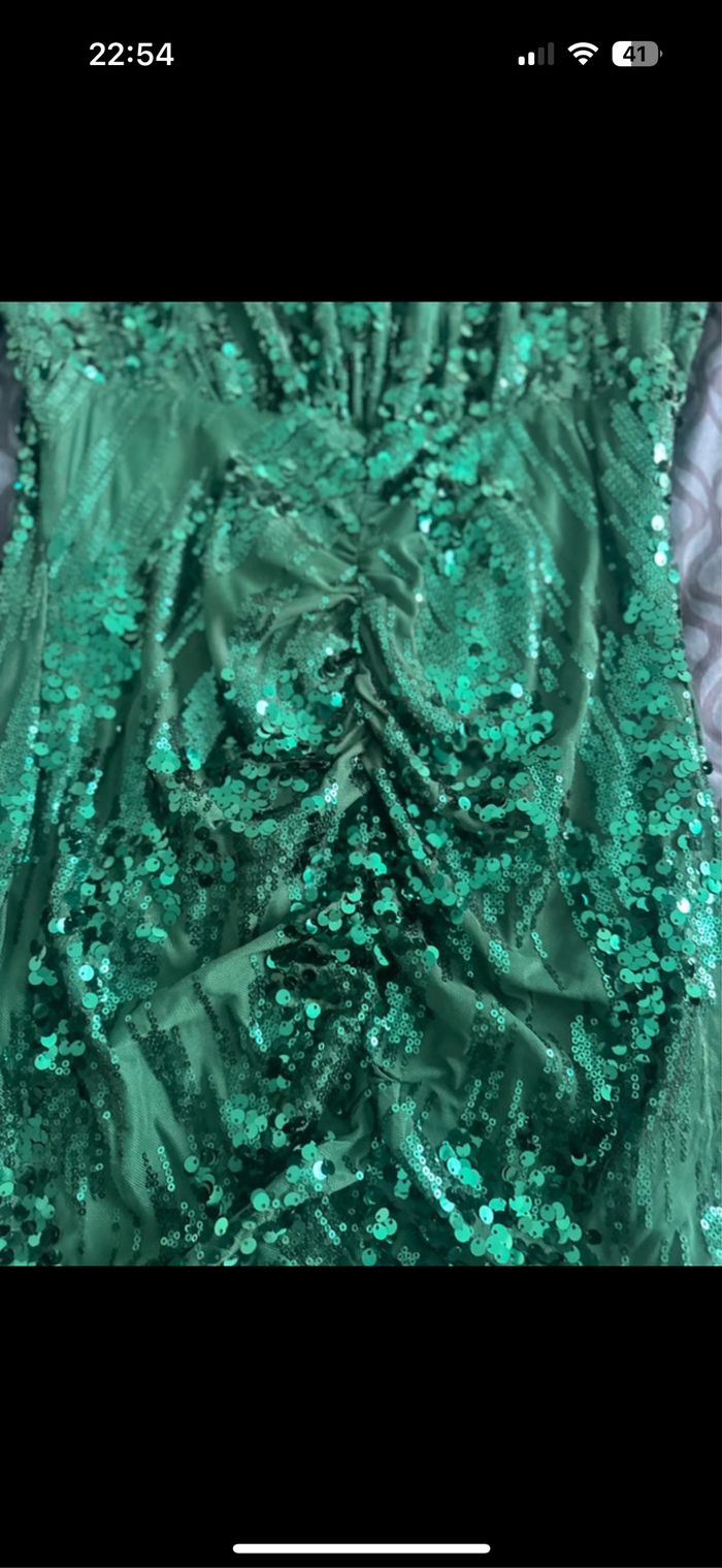 Robe à paillettes - photo numéro 3