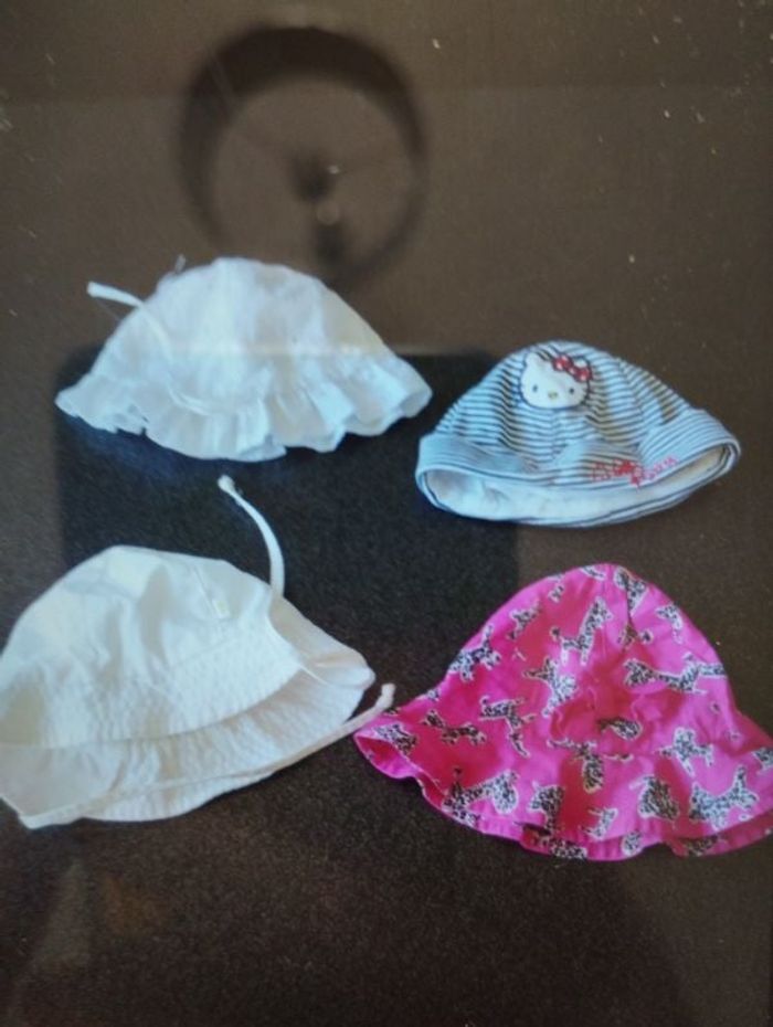Lot de chapeau
