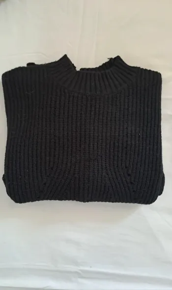 Pull noir en laine / Pull noir / Pull  col