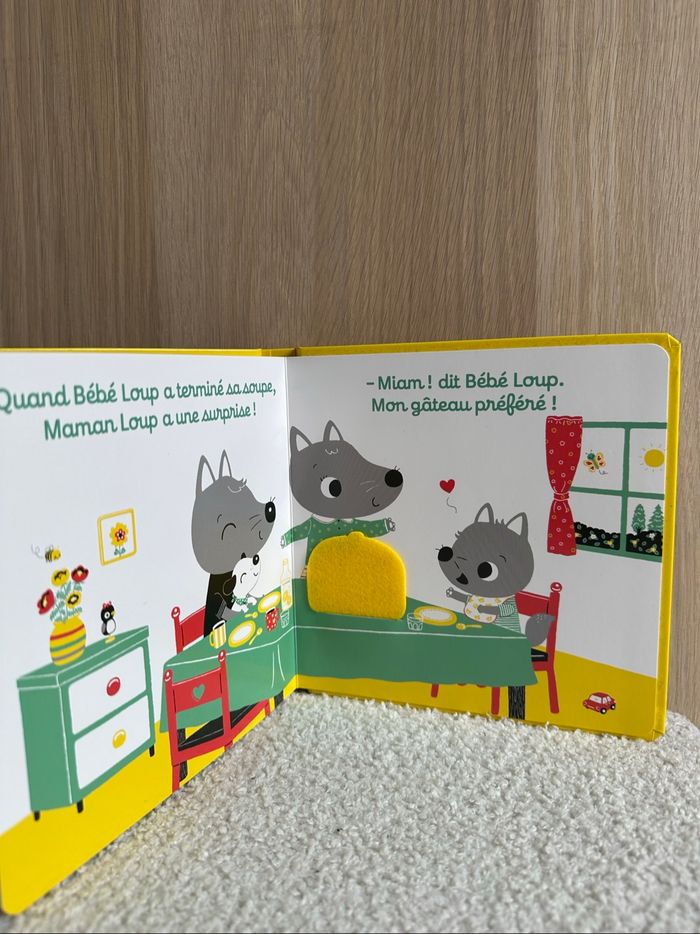 Livre bébé loup à table - photo numéro 2