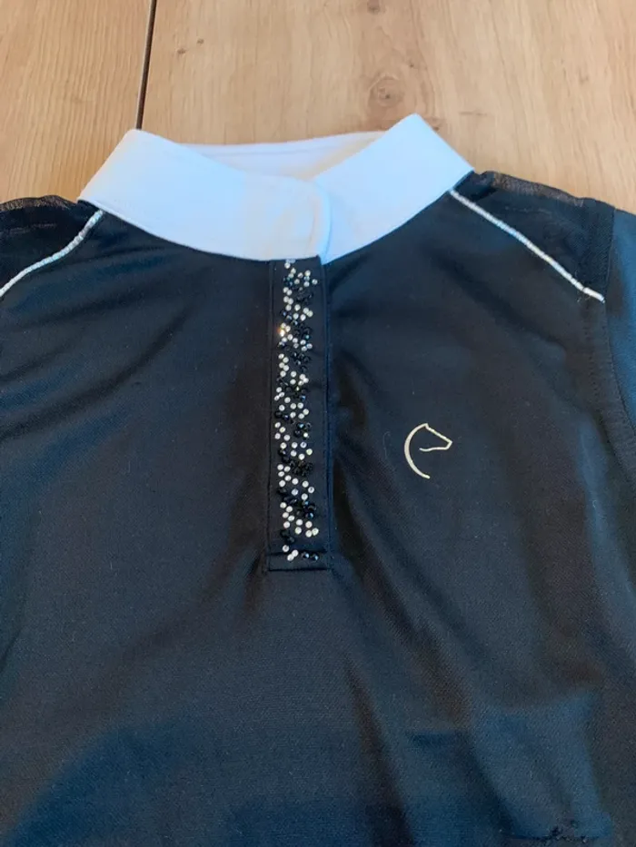 Polo  Sans  Manche  Equitheme  Noir, Taille  XXS,  Strass  sous  le  Col  Blanc, Très Bon État - photo numéro 3