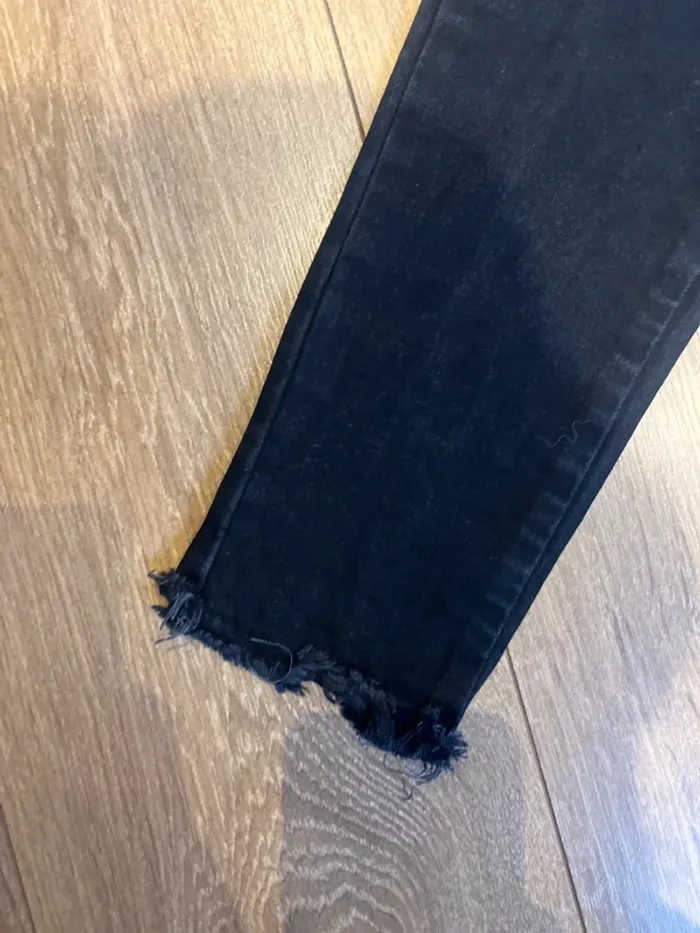 Jeans noir #44 - photo numéro 2