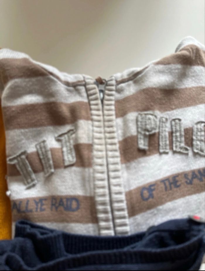 Lot de 4 sweat 2 ans - photo numéro 5