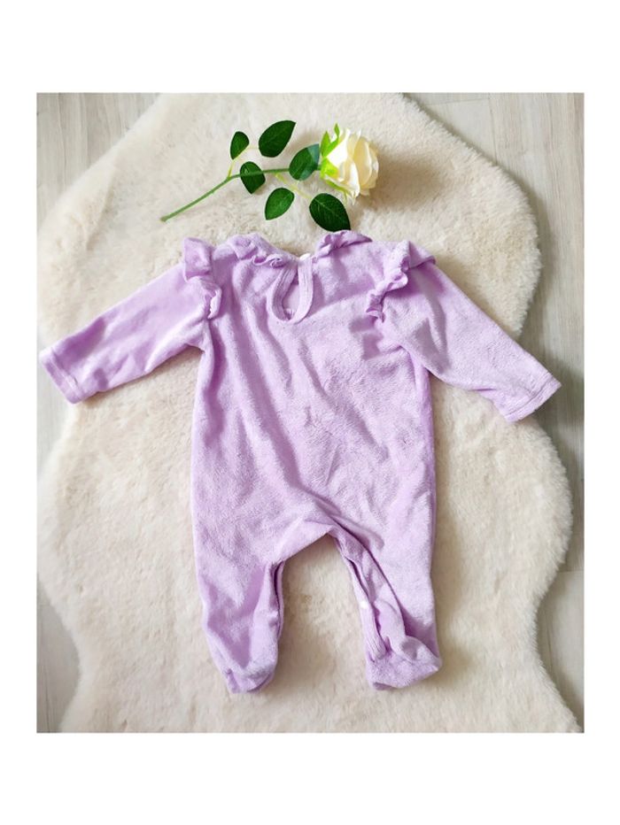 Pyjama bébé 3-6 mois en velours mauve col volanté - photo numéro 2