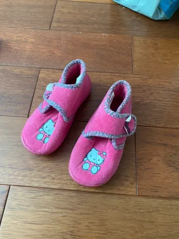 Chaussons fille hello kitty 27