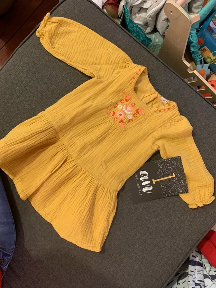 Robe jaune neuve - photo numéro 2