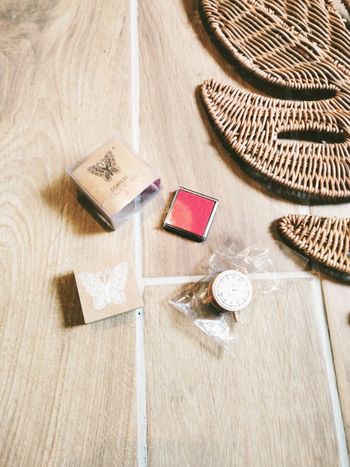 🦋Lot de 2 tampons papillon et horloge pour décoration et loisirs créatifs en bois neufs