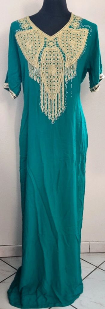 Djellaba brodée robe d'hôtesse