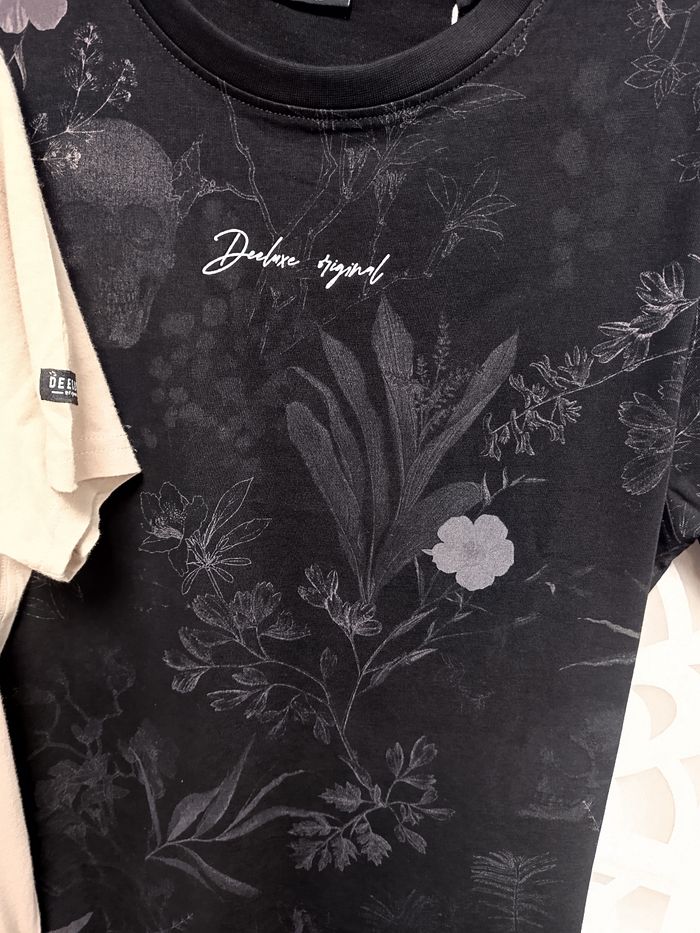 2 t-shirts Deeluxe - photo numéro 2