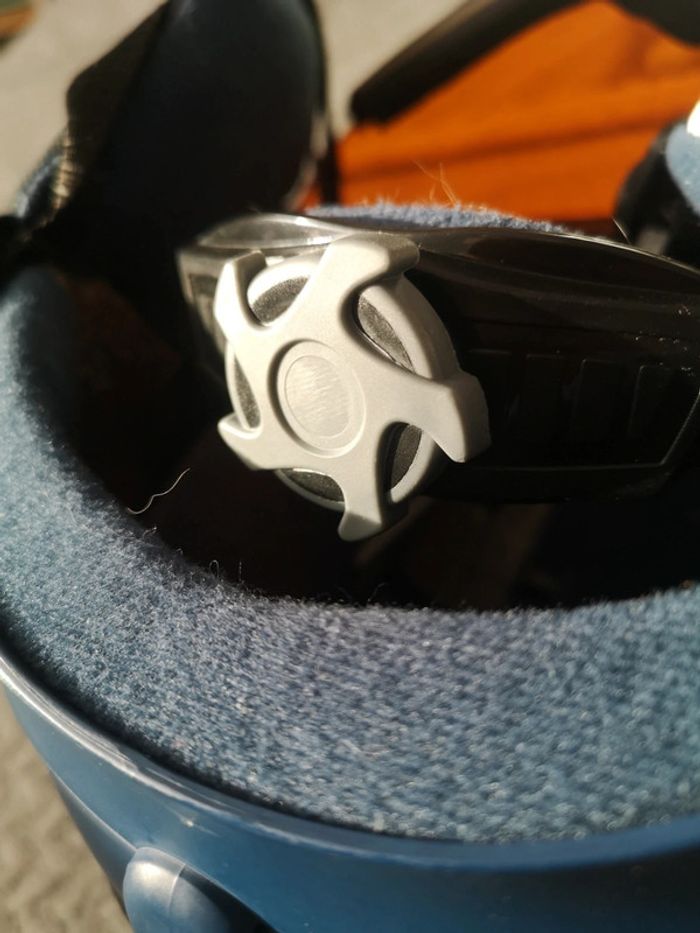 Casque de ski avec visière intégrée. - photo numéro 7