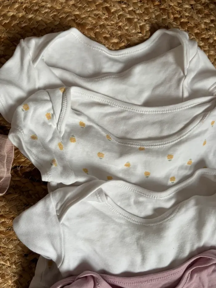 Lot de 7 bodys Mc Primark H&M 12 mois parfait état - photo numéro 5