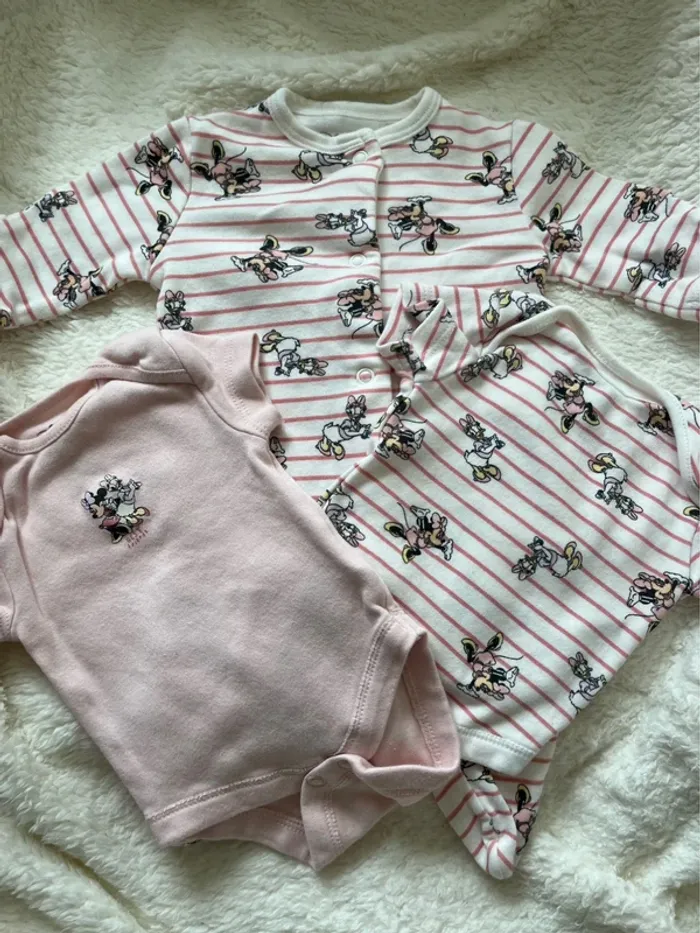 Lot de vêtements bébé