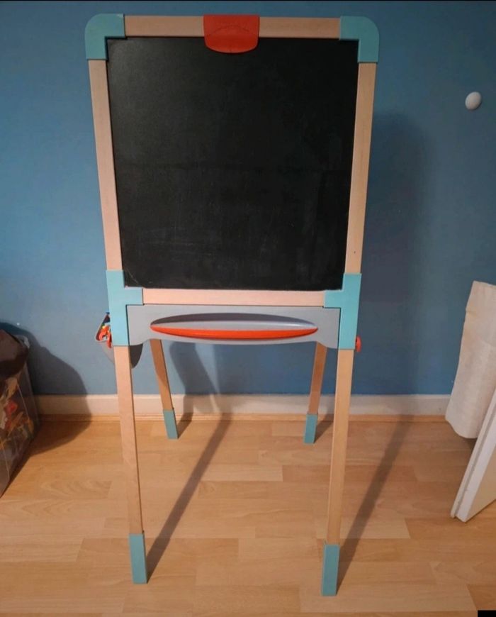 Tableau en bois Smoby double face, une face craie et une face magnétique

#noel2025 - photo numéro 2