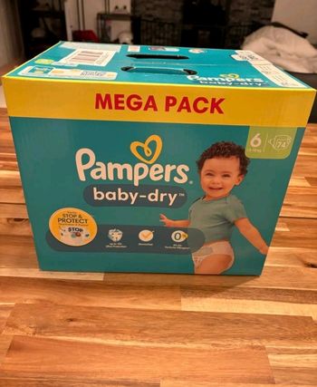 Couche Pampers taille 6