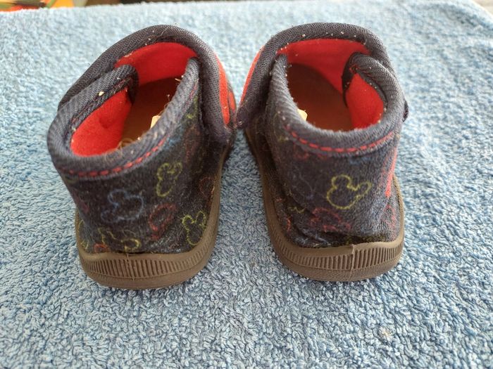 Chaussons Mickey taille 21 - photo numéro 2