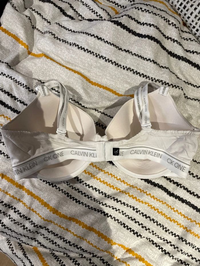 Soutien gorge Calvin Klein - photo numéro 3