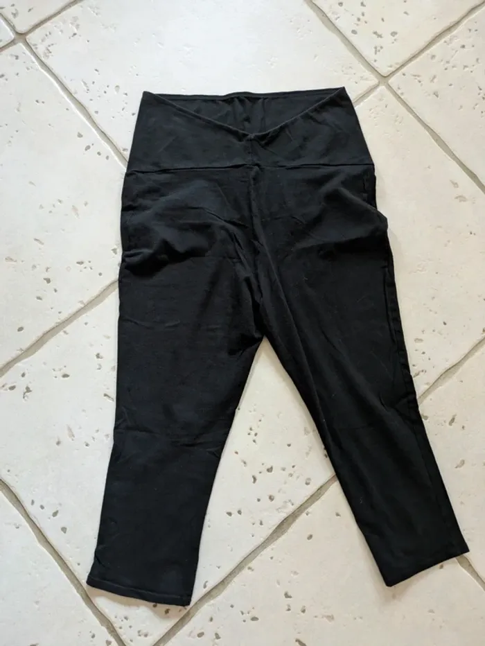 Joli legging de grossesse noir Kiabi taille L - photo numéro 3