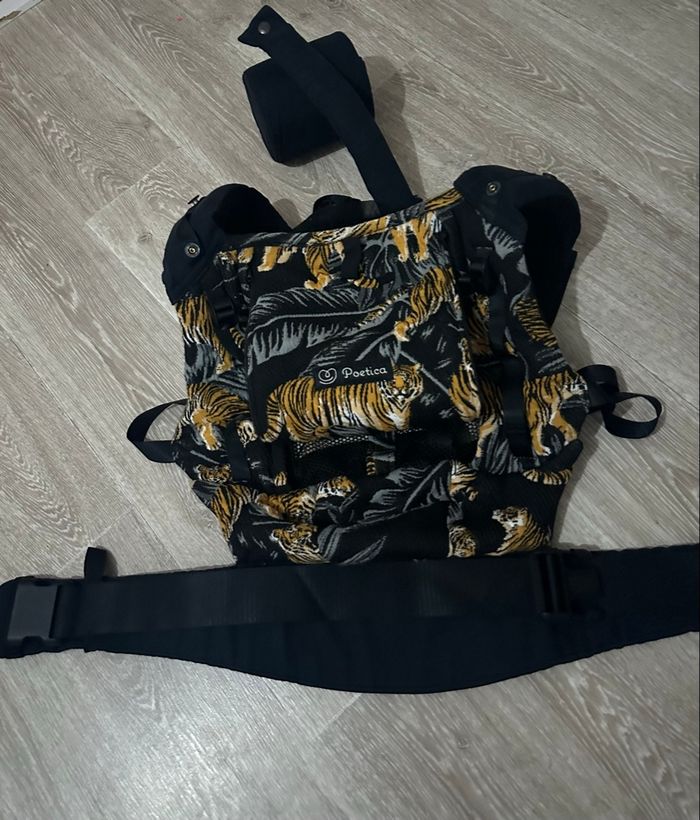 Porte bébé physiologique physiocarrier Love radius ( tigre) - photo numéro 6